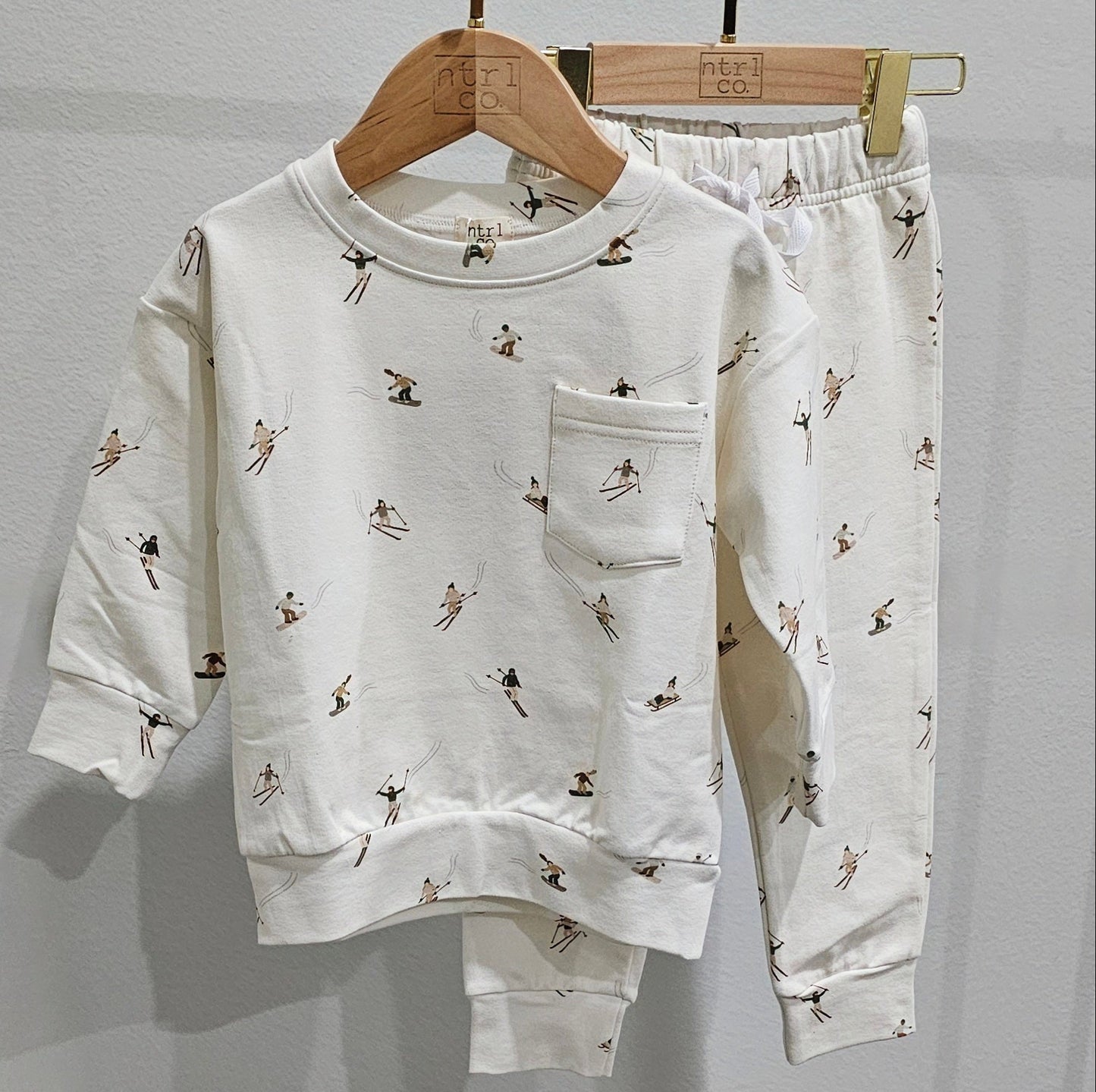 Snowy Slopes Jogger Set